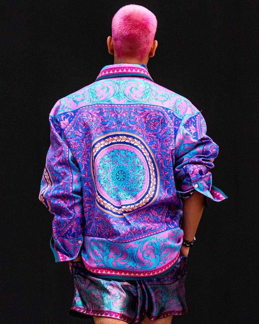 Донателла Версаче представила коллекцию Versace Spring/Summer 2020 Menswear
