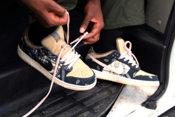 Travis Scott x Nike SB Dunk Low «Cactus Jack»
