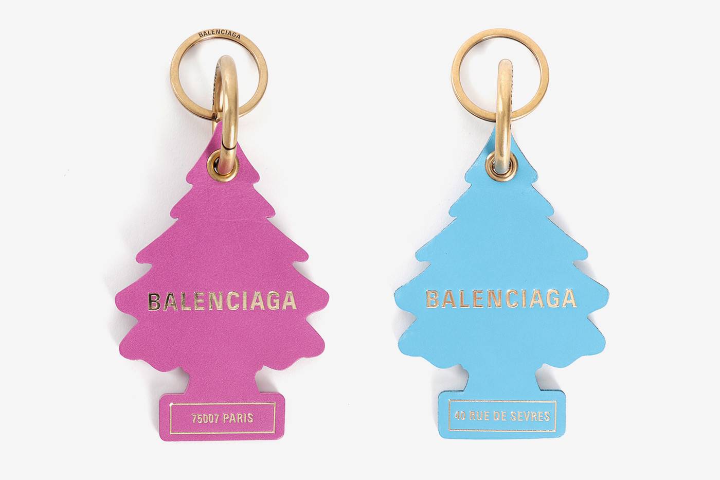Balenciaga обвиняют в плагиате дизайна брелоков-елочек