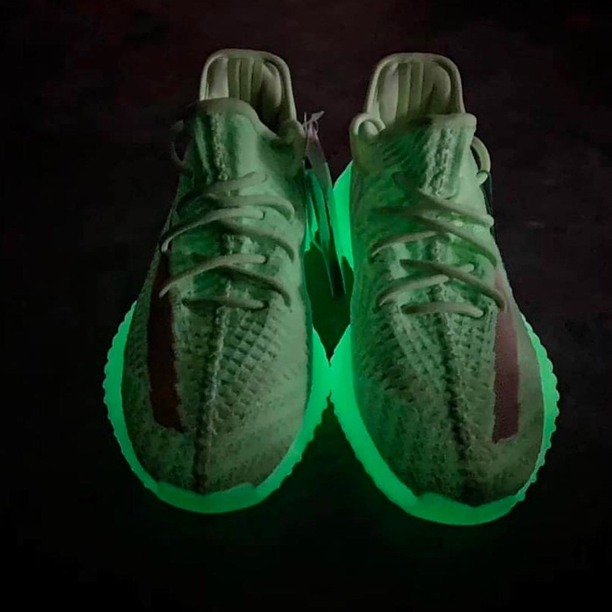 adidas Yeezy Boost 350 V2 «Glow-in 